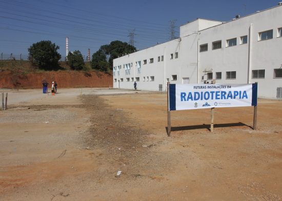 Hospital São Francisco dá início à construção do setor de radioterapia