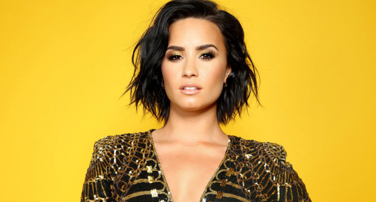 Demi Lovato sofreu overdose após festa que durou a noite inteira em casa, segundo site TMZ