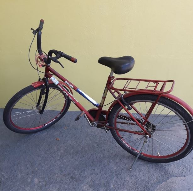 Menor furta bicicleta