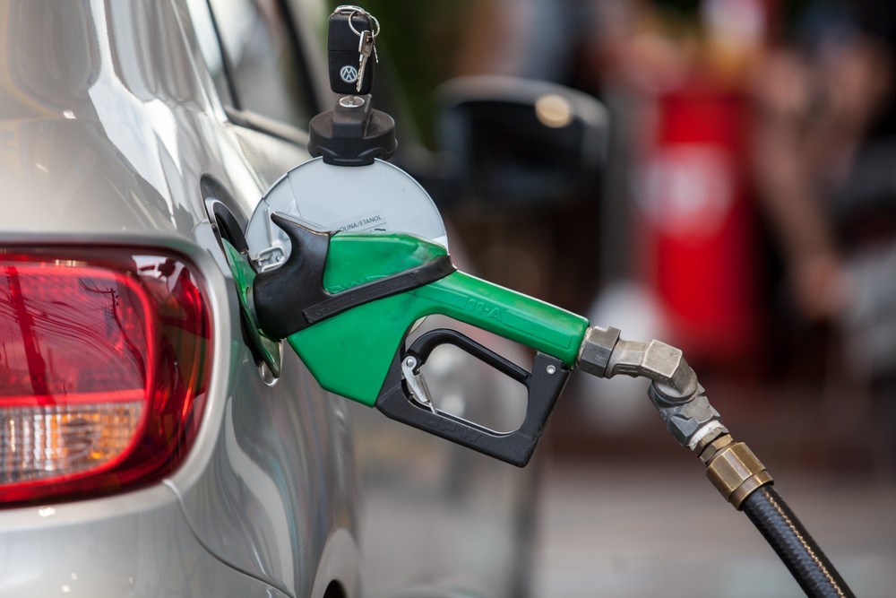 Preço da gasolina cai 0,3% na semana; etanol e diesel também recuam