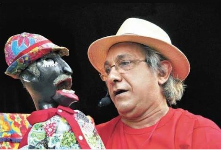 Artista de Guararema realiza Teatro de Mamulengos