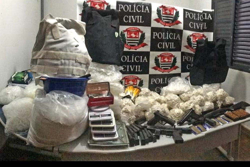 Apreendidos mais de 62 quilos de cocaína, armas e munições escondidas em Jacareí 