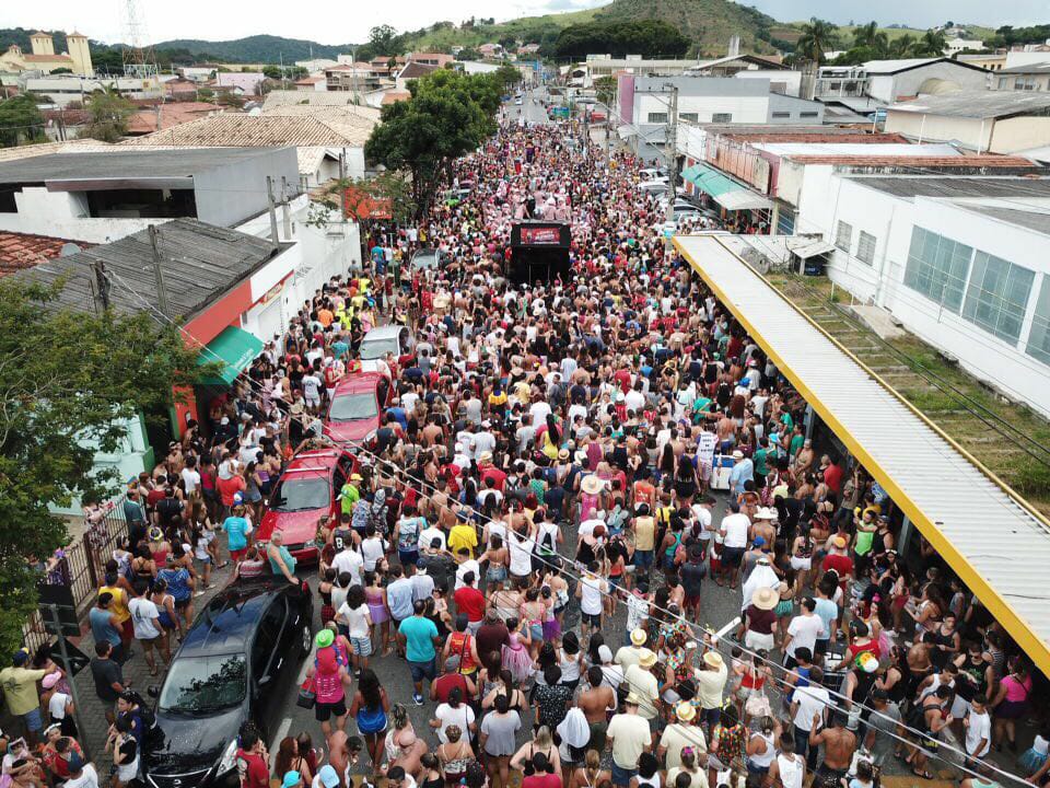 Carnaval Solidário na Vila Luis Carlos arrecada 200 quilos em alimentos não perecíveis 