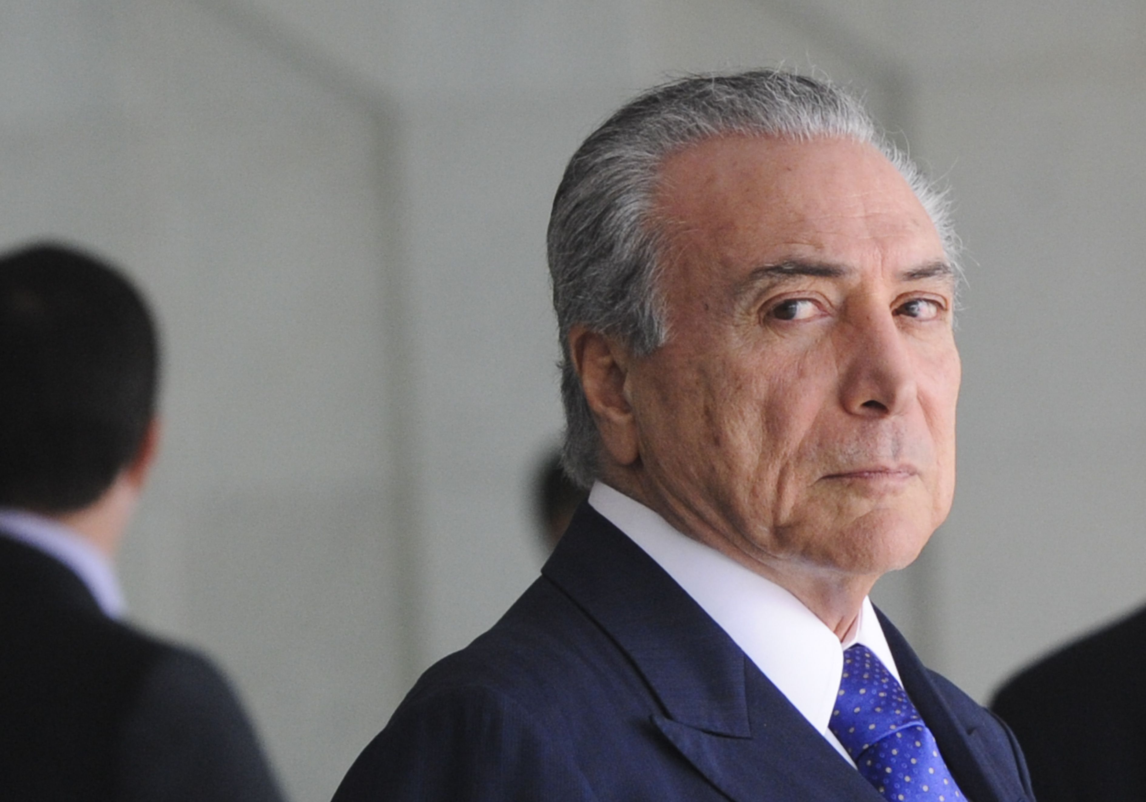 Depois de quatro dias na prisão, ex-presidente Michel Temer é solto no Rio de Janeiro