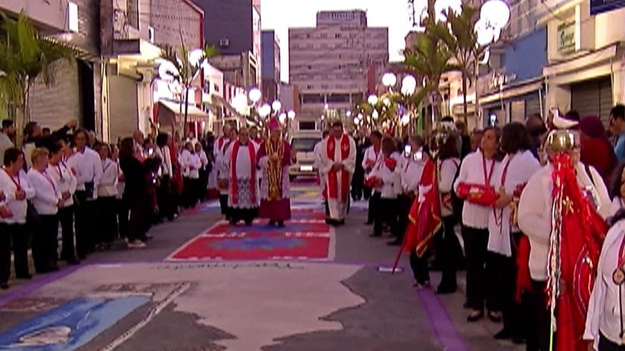 Começou nessa semana a tradicional Festa do Divino Espírito Santo, em Mogi das Cruzes