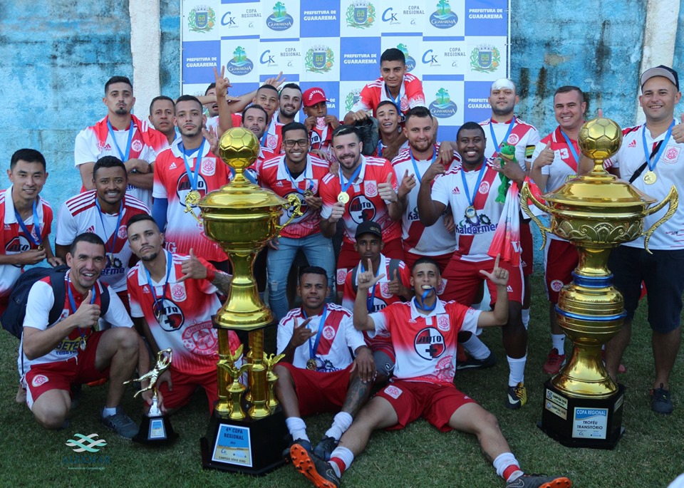 Os grandes campeões da IV Copa Regional Runner de Guararema 