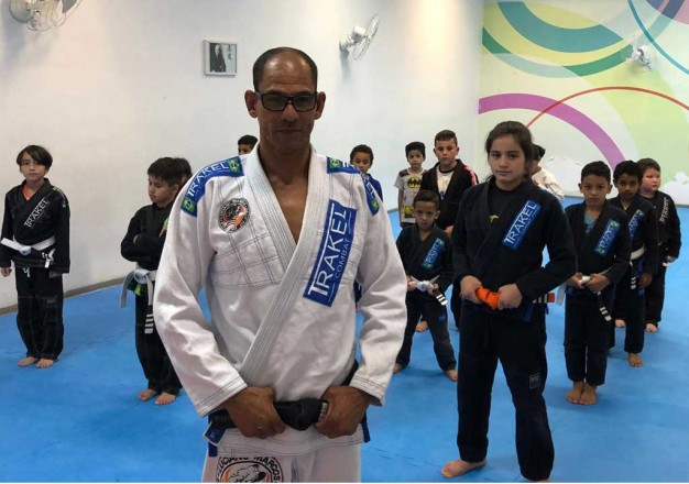 Graduação de jiu-jitsu tem festa em Guararema