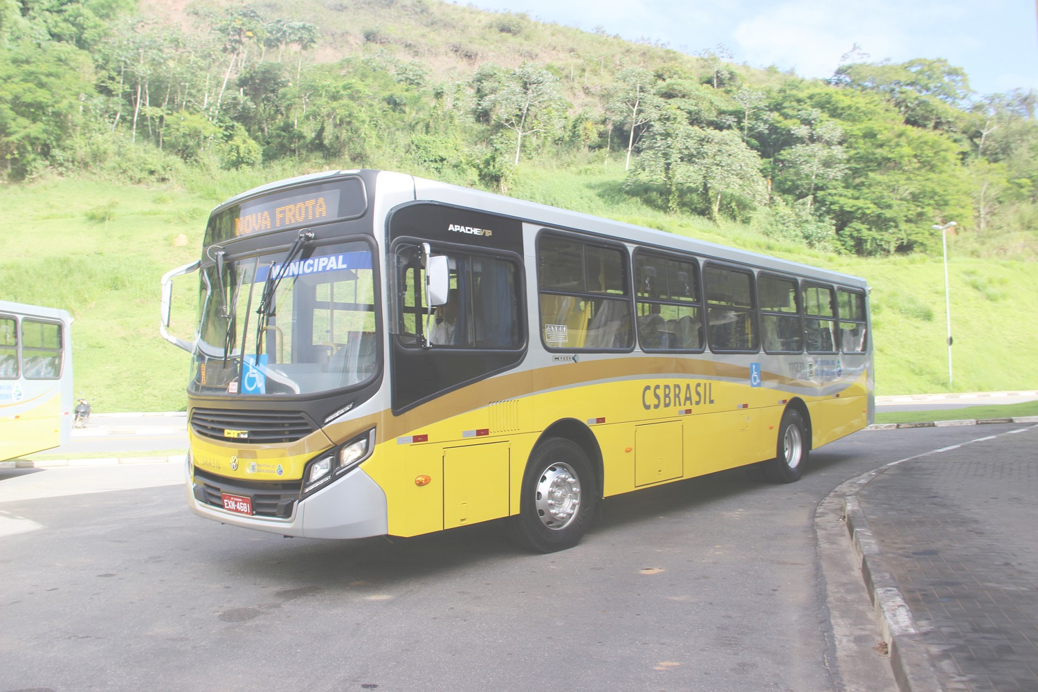 Frota de ônibus municipais será renovada em Guararema
