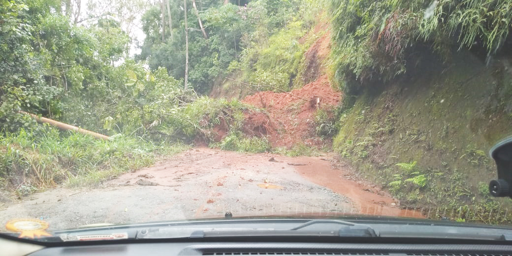Grande volume de chuvas causa deslizamentos e problemas nas estradas para Guararema