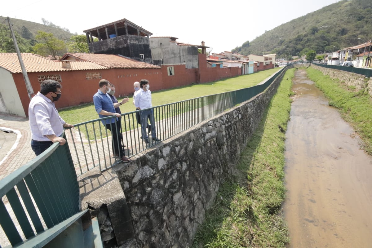 DAEE fará estudo de contenção de águas pluviais do Ribeirão Guararema