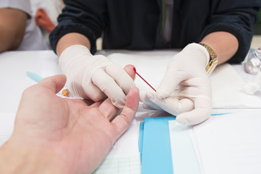 Testes para identificar HIV e sífilis são disponibilizados gratuitamente