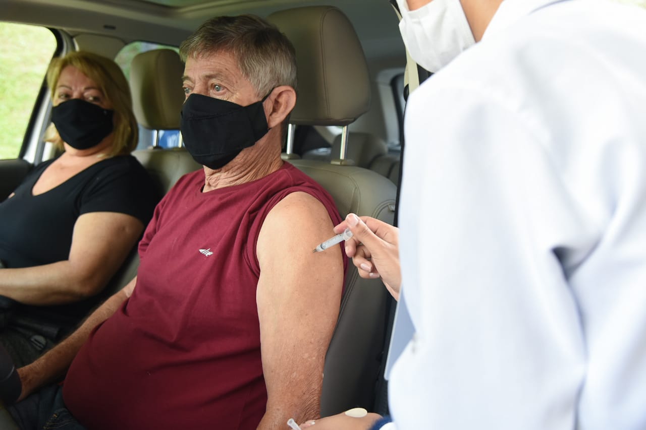Em Guararema, cadastro de vacinação contra a Covid-19 já está disponível para pessoas de 50 a 54 anos com comorbidades 