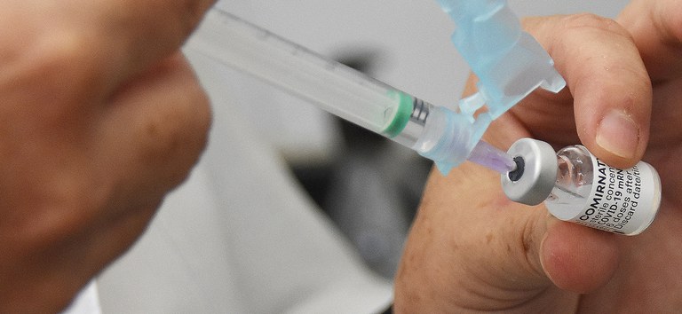Governo Federal compra segundo lote com 100 milhões de vacinas da Pfizer