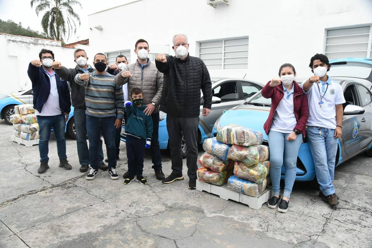 Guararema entrega cestas básicas para famílias afetadas pela pandemia