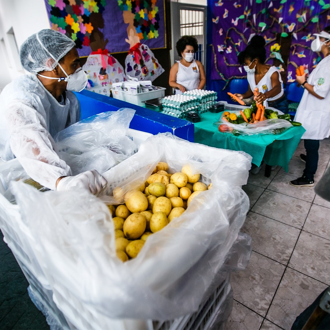 Sincomércio de Mogi das Cruzes arrecada alimentos para ação Mesa Brasil