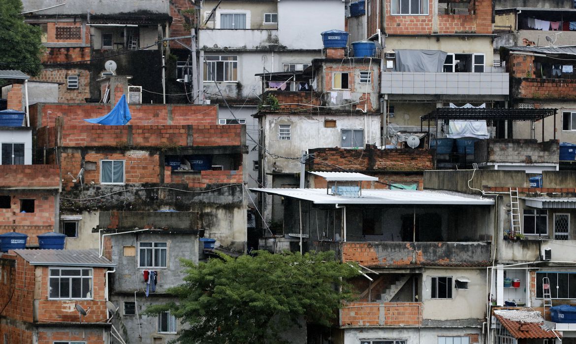 Favelas têm potencial de consumo com cursos técnicos
