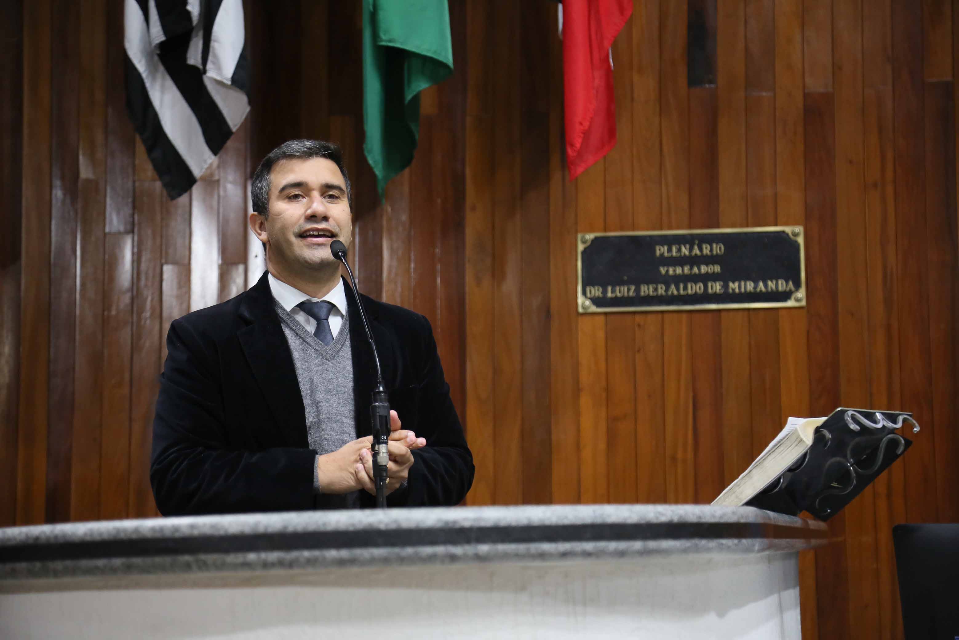 Caio Cunha participa da primeira sessão da Câmara Municipal após recesso