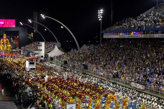 Carnaval em SP: Prefeitura mantém desfiles e exige máscara e vacina