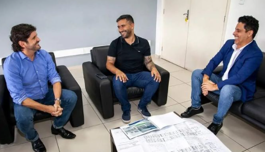 Deputado anuncia pavimentação da Estrada de Sabaúna