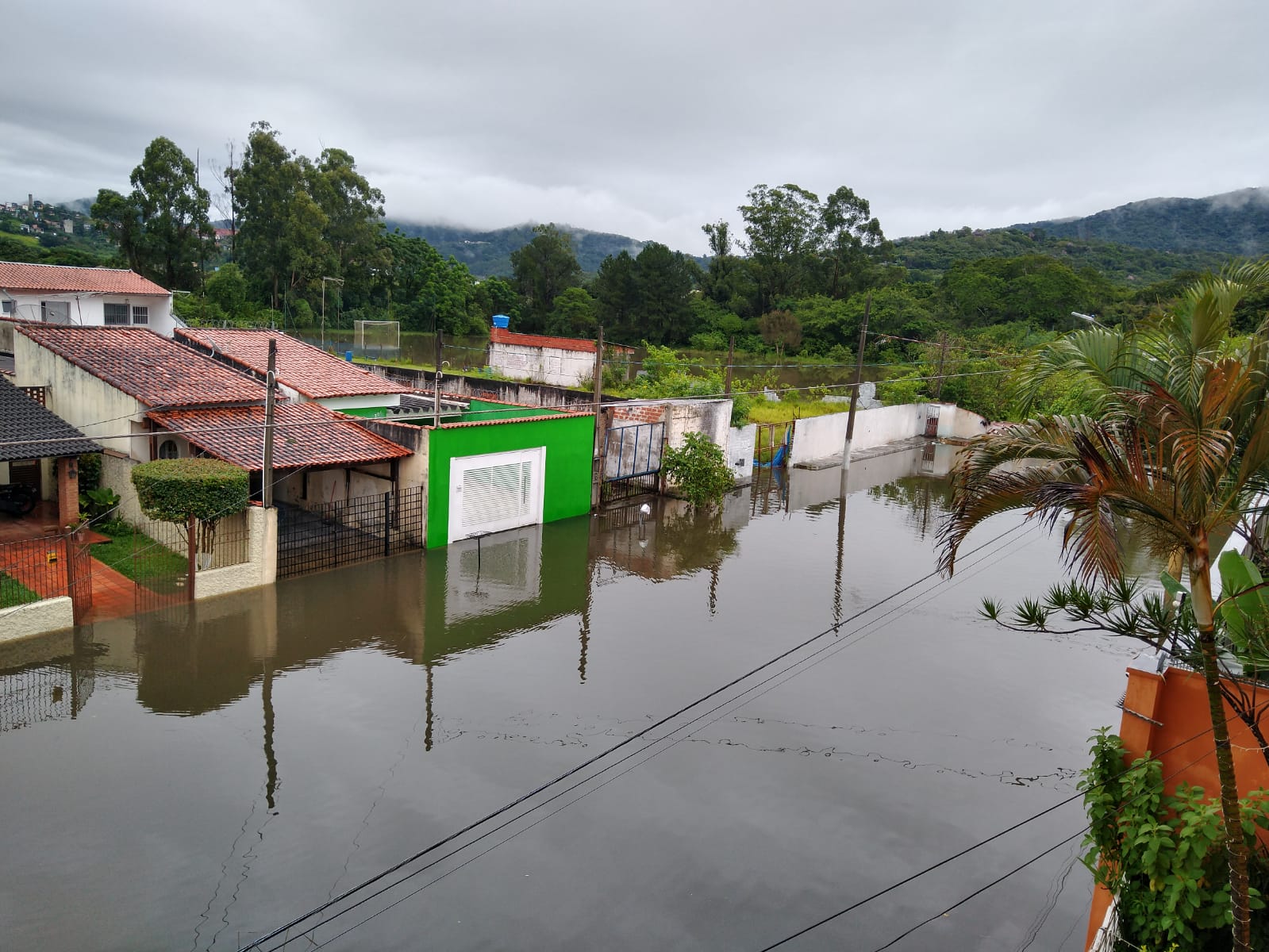 Bairros de Mogi sofrem com pontos de inundação após intenso período de chuvas