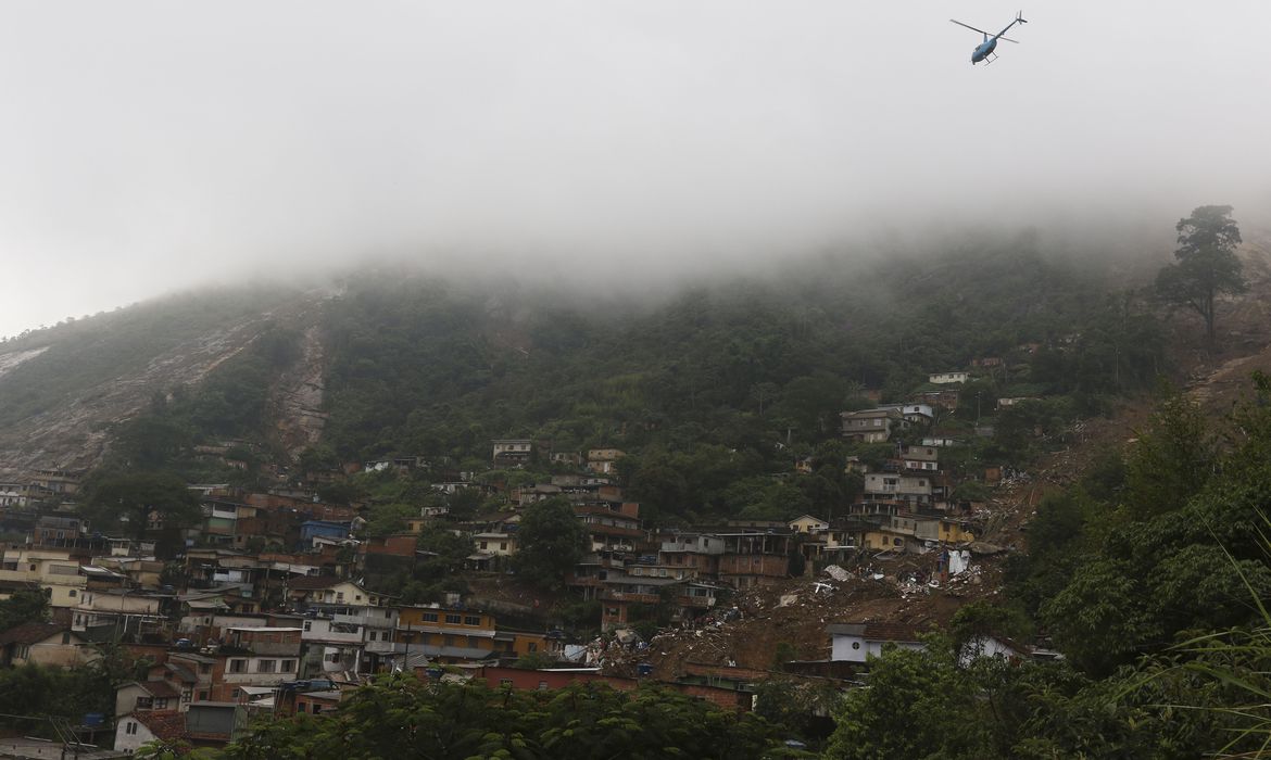 Chuva em Petrópolis deixa mais de 100 mortos