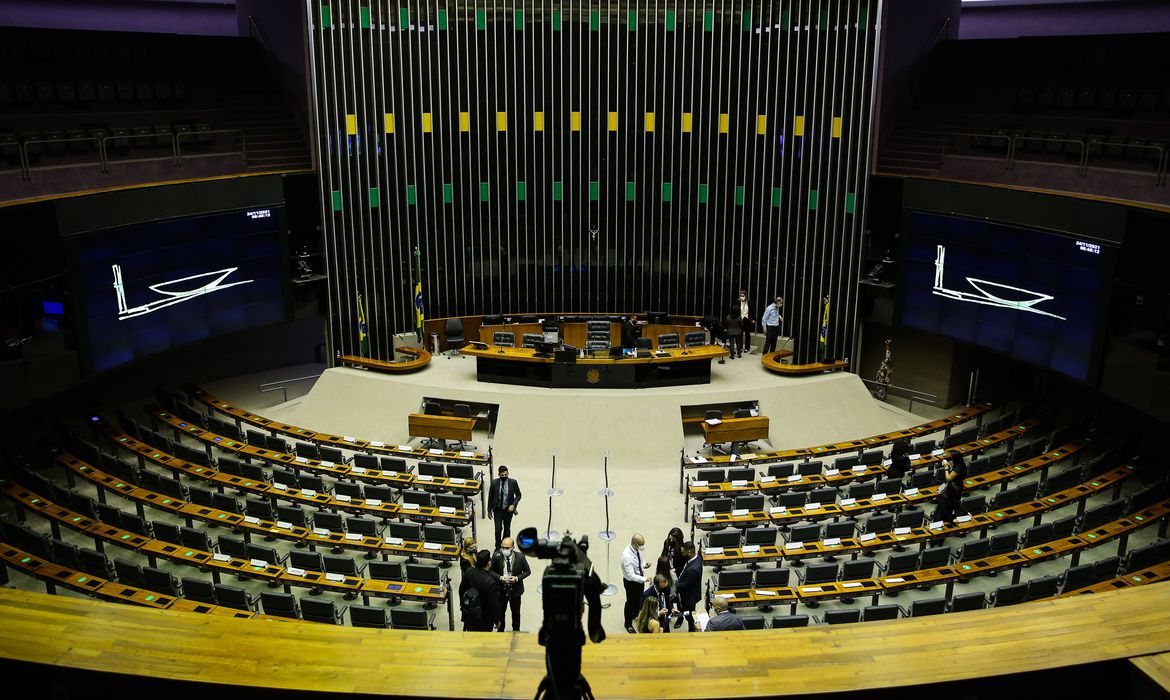 Câmara aprova texto-base do projeto que legaliza jogos de azar no Brasil