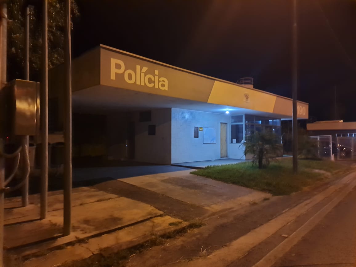 Faltam policiais na base de Guararema à noite, diz população