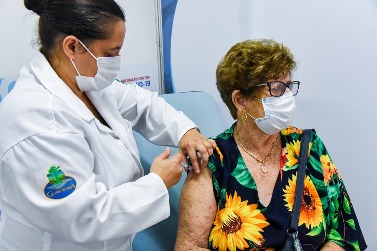 Guararema libera 4ª dose da vacina contra a Covid-19 e contra a gripe para pessoas a partir de 60 anos