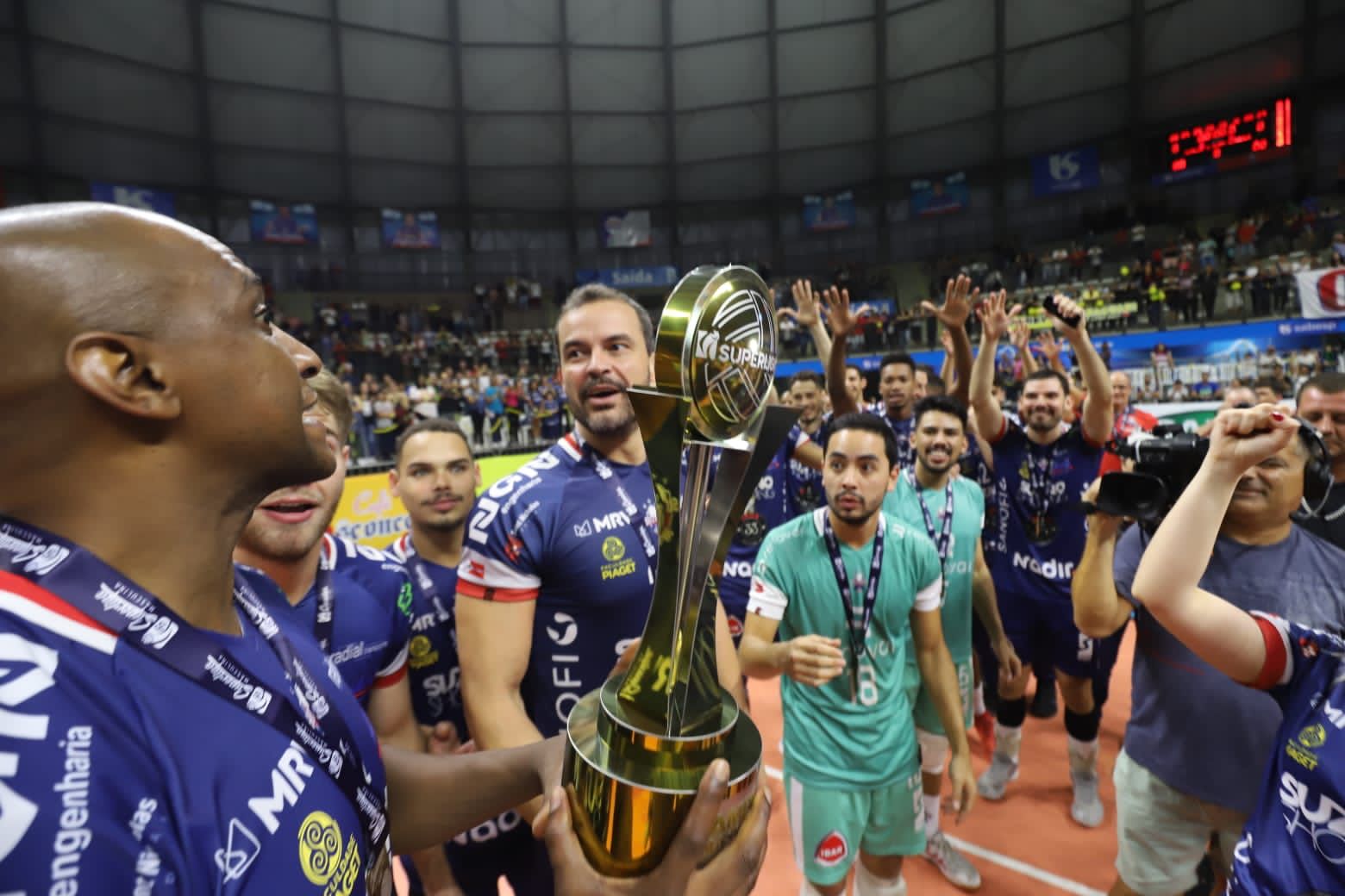 Suzano Vôlei é campeão da  Superliga B e volta à elite 