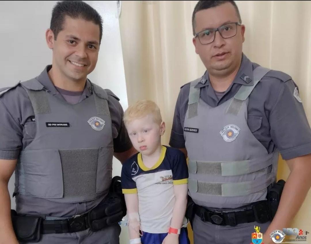 Policiais militares salvam criança engasgada no bairro Cezar de Souza em Mogi 