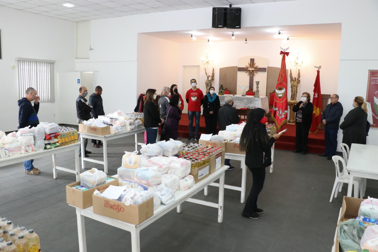 Festa do Divino 2022 arrecada alimentos que foram doados a nove instituições 