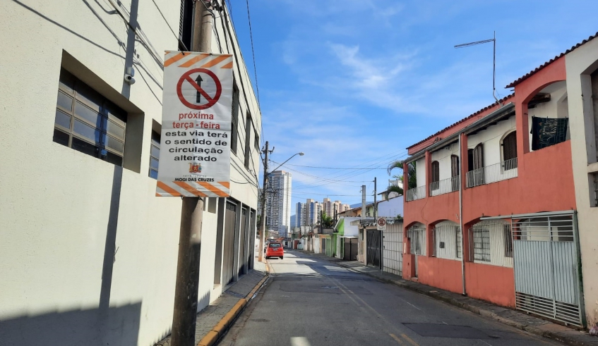 Trecho da rua Francisco Martins passa a ter mão única 