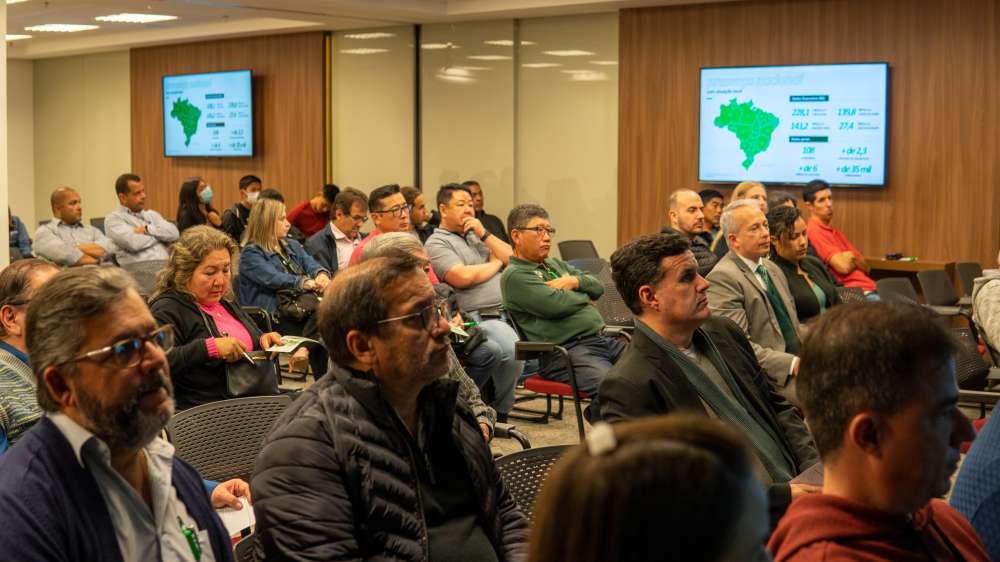 Sicredi Progresso PR/SP apresentou resultados do primeiro semestre do ano durante Reunião de Núcleos