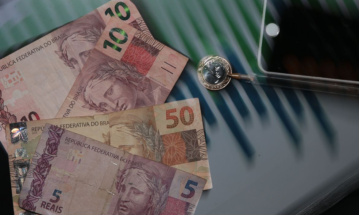 IPCA-15 tem queda de 0,73% em agosto