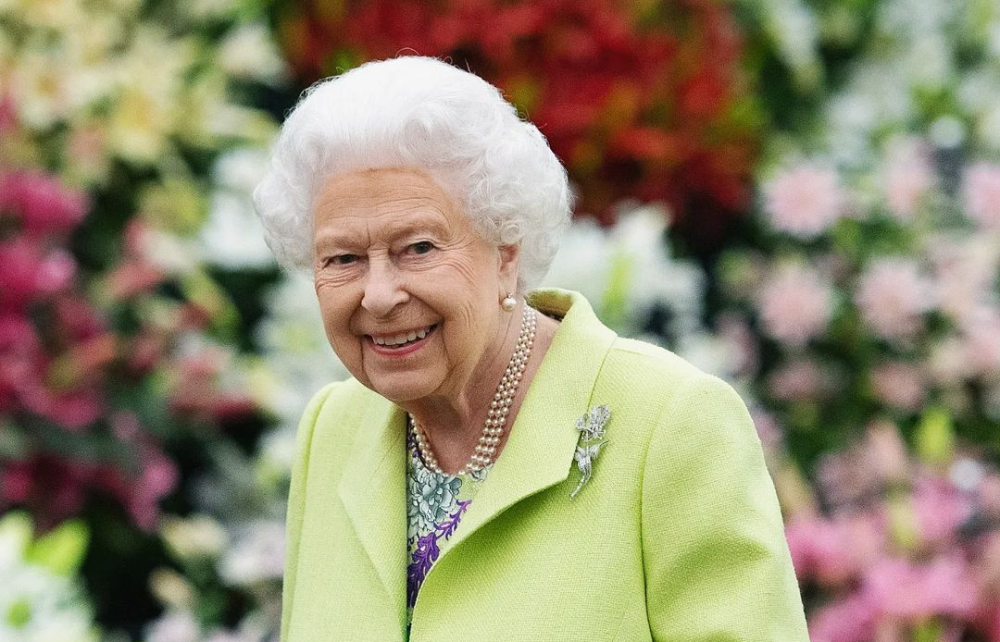 Médicos estão preocupados com a saúde da rainha Elizabeth, afirma comunicado do Palácio de Buckingham