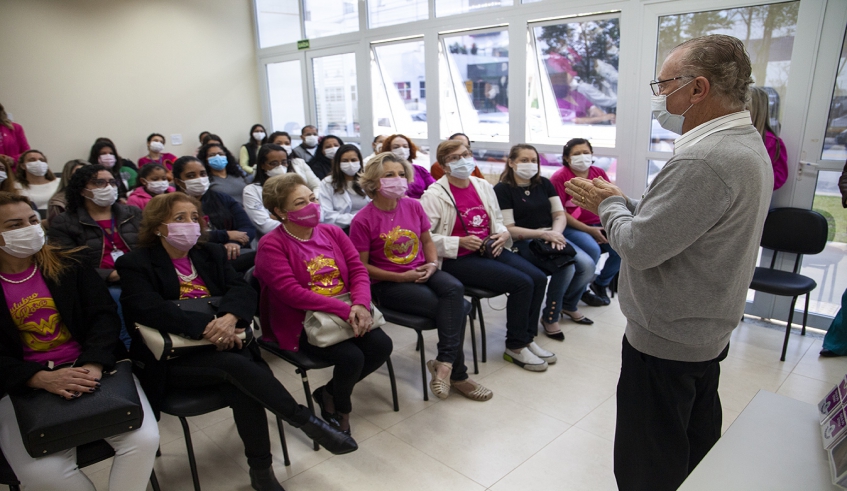 Evento em Mogi marca abertura da programação para o Outubro Rosa no Pró-Mulher