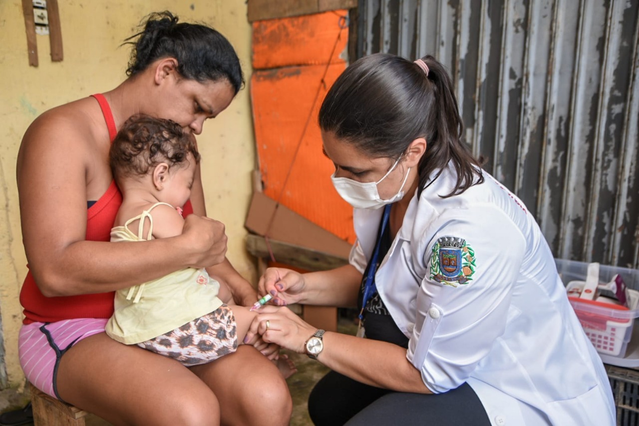 Vacinação de recém-nascidos, em Guararema, é feita em casa 
