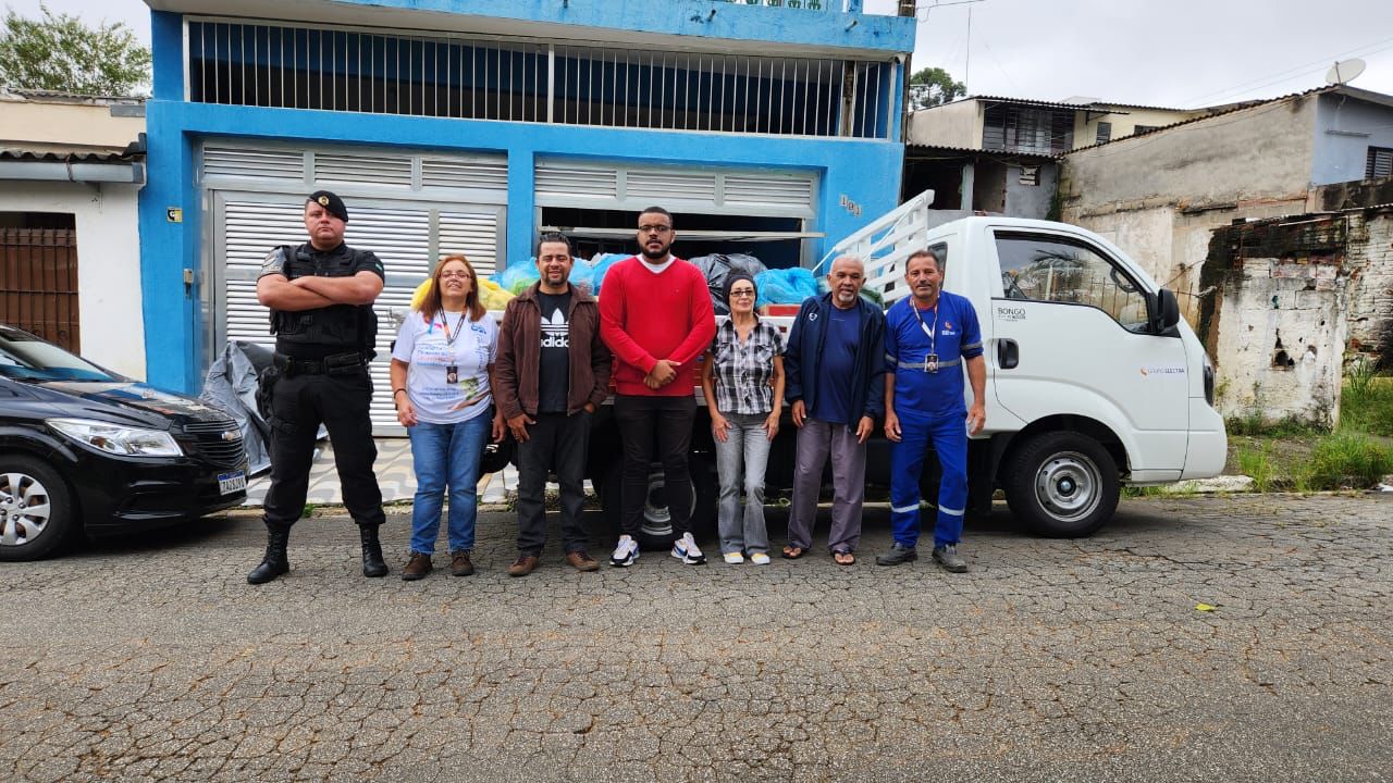 Instituto Transforma, junto com o Digital Influencer, Guilherme Augusto, realizam entrega de cestas básicas na Barra do Una