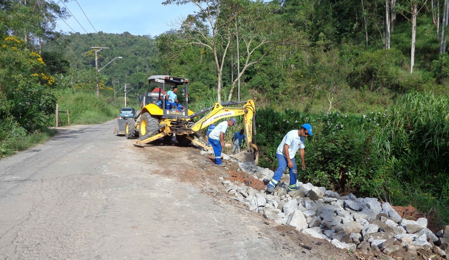  Estrada Velha de Sabaúna é interditada