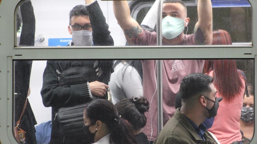 Uso de máscara deixa de ser obrigatório em transportes públicos de São Paulo