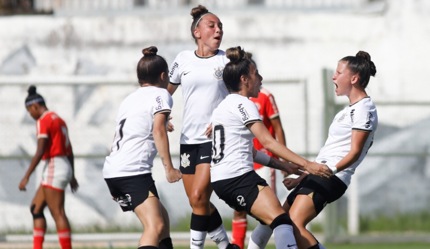 Estádio Nogueirão recebe a equipe feminina sub-20 do Corinthians