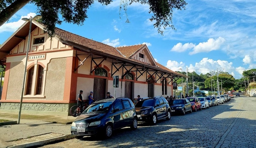 Desmoronamento dificulta acesso a distrito em Mogi das Cruzes