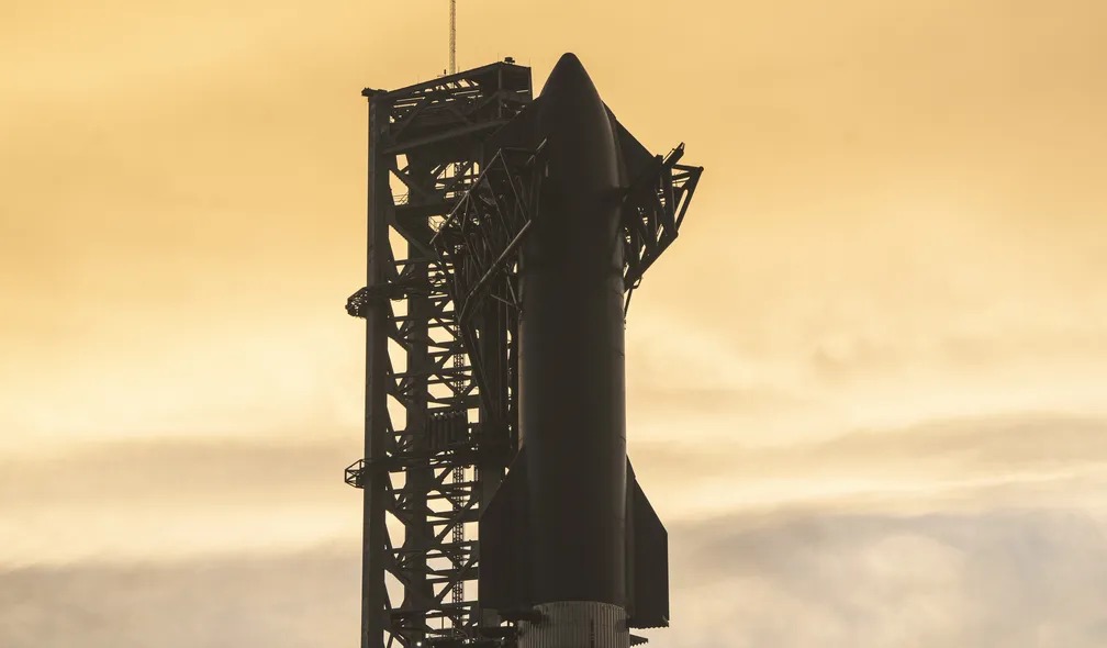 SpaceX adia primeiro voo orbital da nave Starship devido a problema de pressurização