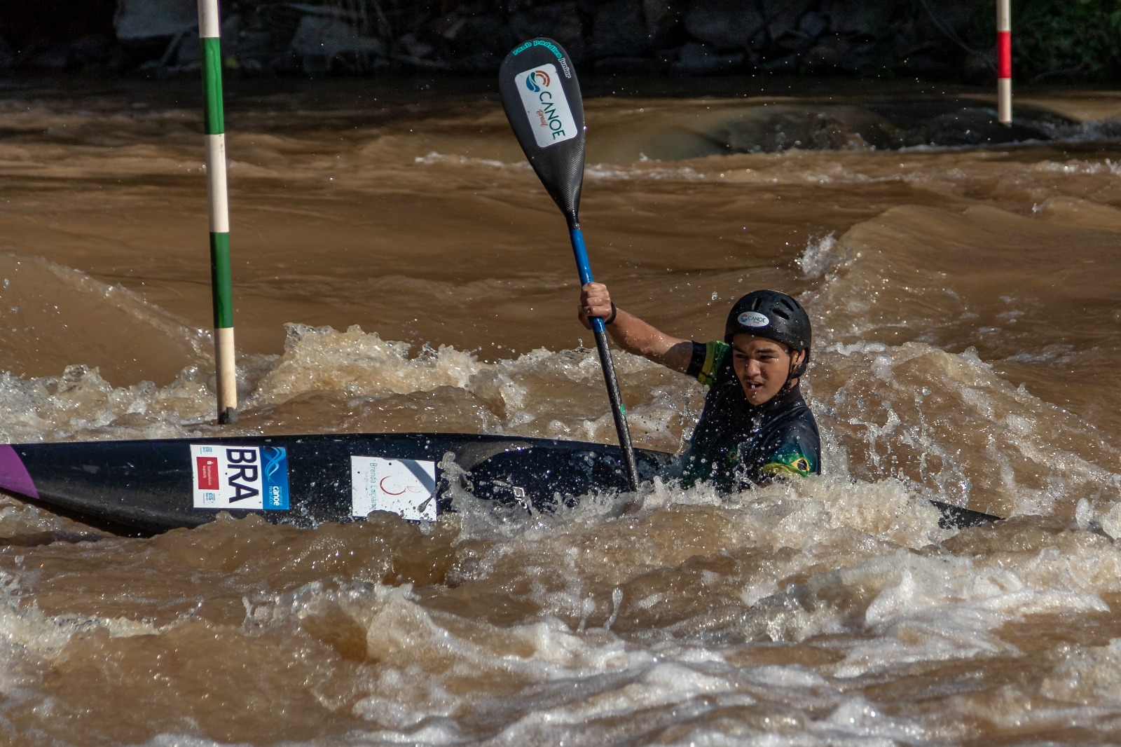 Jovem de Guararema é destaque na canoagem