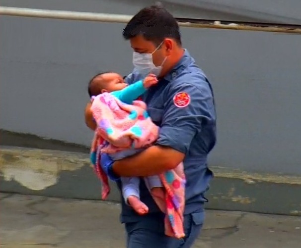Corpo de Bombeiros de Guararema salva bebê engasgado