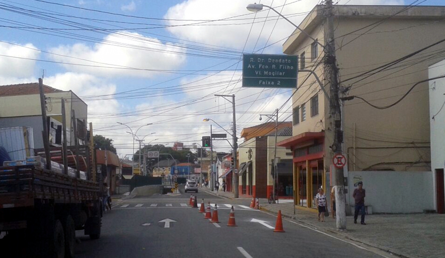 Trecho final da rua Cabo Diogo é interditado