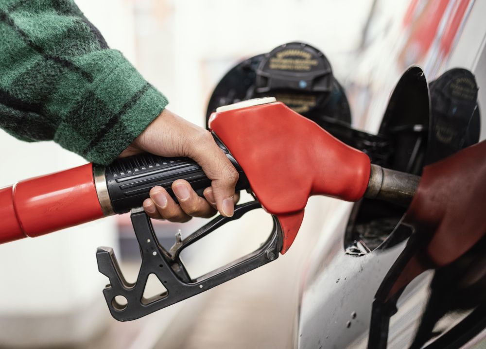 Petrobras anuncia aumento no preço da gasolina em 16% e do diesel em 26%