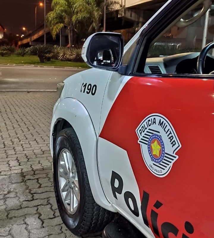 Polícia Militar prende pichadores em Braz Cubas 