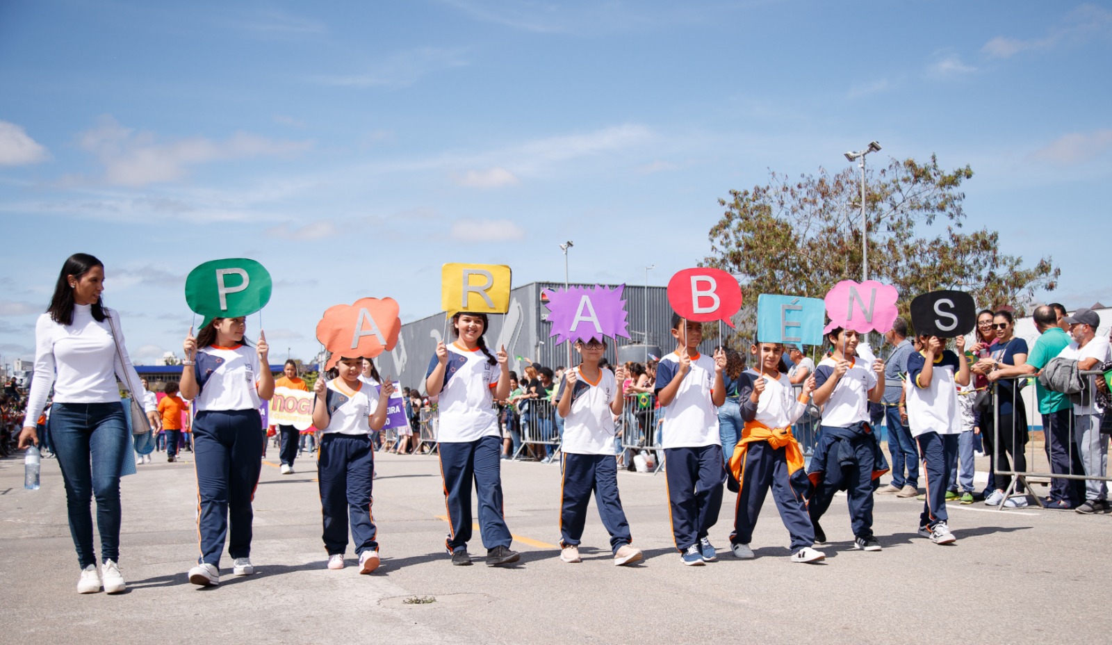 Desfile Cívico-Militar de Mogi das Cruzes celebra a infância e a diversidade da cidade