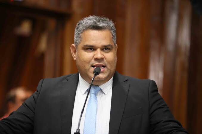Cerimônia de filiação do vereador Zé Luiz ao PL conta com a presença do presidente do partido